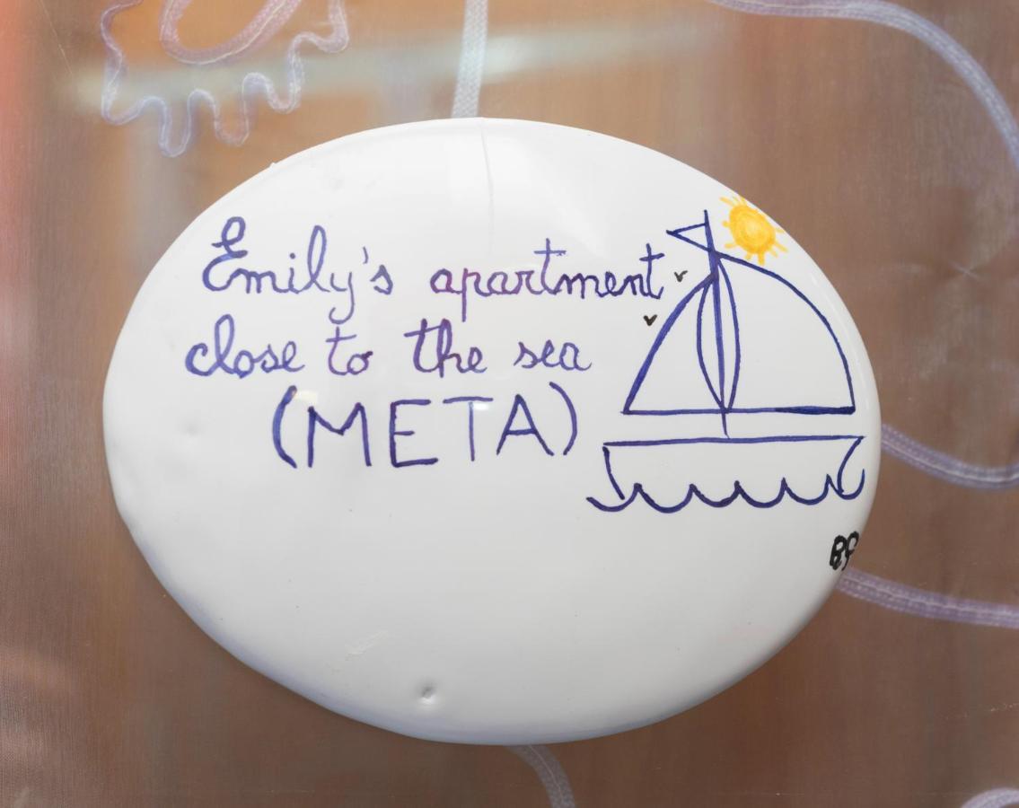 Emily'S Apartment Meta Bagian luar foto
